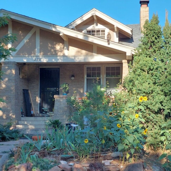 Building Photo - LONG REALTY AND PROPERTY MANAGEMENT- 3 BED... Rental