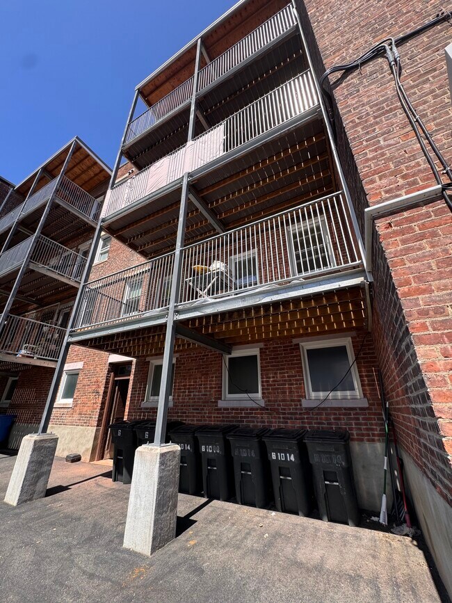 Photo - 12 Radcliffe Rd Unit 1