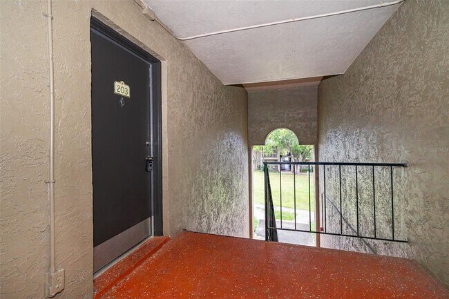 Photo - 305 Wymore Rd Unidad 203