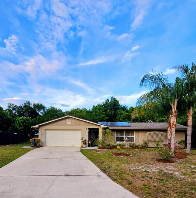 Building Photo - 4 Blaine Ct