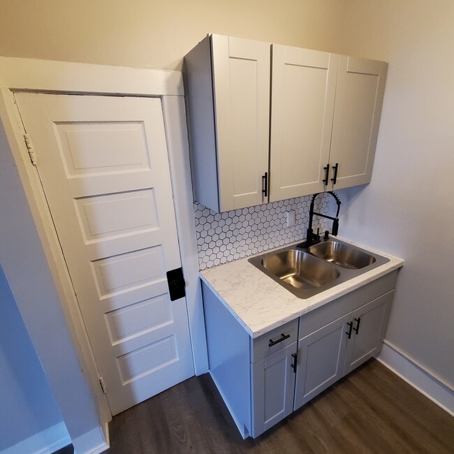 Gabinetes/fregadero/grifo/salpicadero nuevos - 1213 N Wells St Unidad Upper