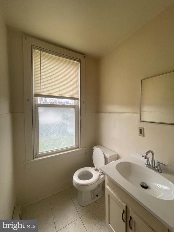 Photo - 452 W 1st St Unit 5