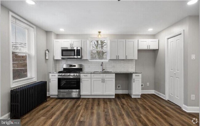 Building Photo - 22 N Front St Rental