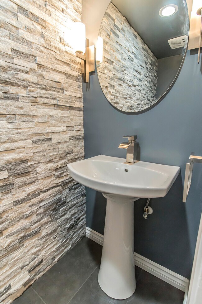 Photo - 621 N Bedford Dr