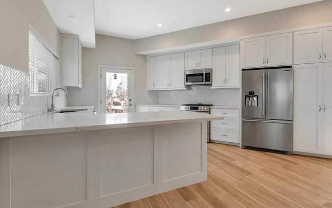 Building Photo - Grant Avenue B Unit B