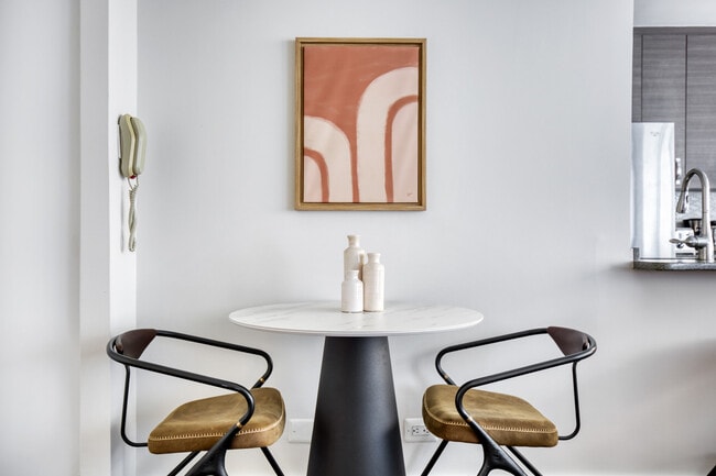 Photo - 401 E 34th St Unidad FL9-ID2089