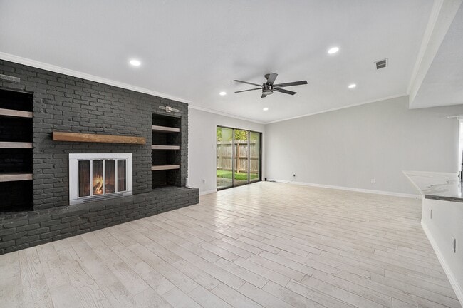 Photo - 10818 Hillcroft Ave