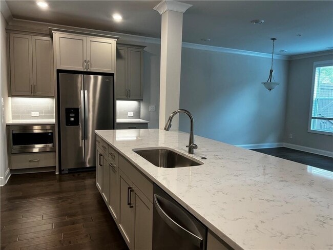 Photo - 529 Clover Ln