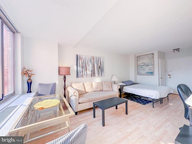 Photo - 1111 Arlington Blvd Unit 615