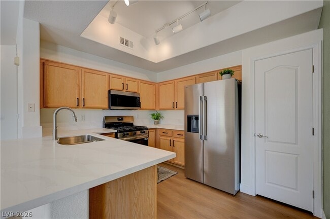 2305 W Horizon Ridge Pkwy Unidad 814