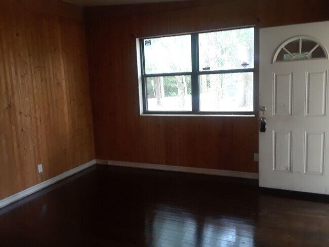 Living Room - 2520 Ribault Scenic Dr Unit Ribault