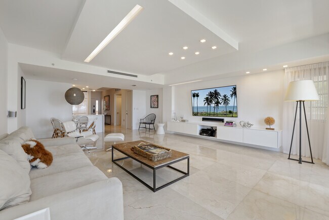 Photo - 19223 Fisher Island Dr