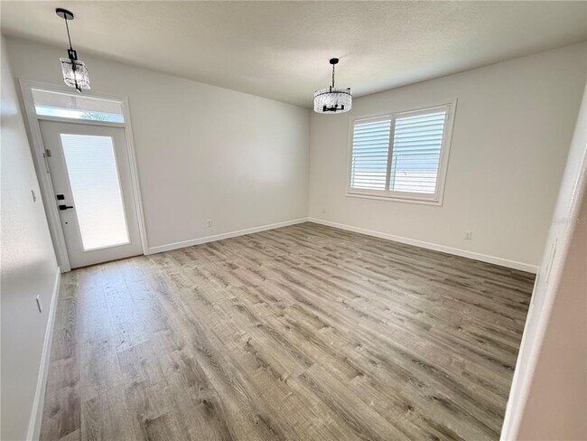 Photo - 2347 Crosston Cir