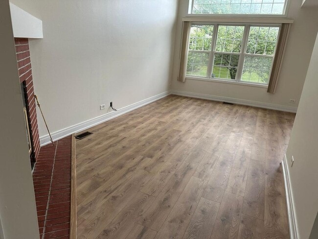 Photo - 1436 Brittania Way