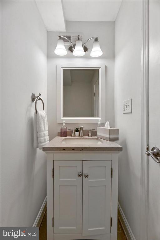 Photo - 919 Eastern Ave