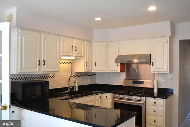 Photo - 7407 Crestberry Ln