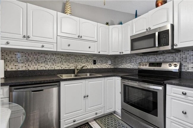 Photo - 540 NW 43rd St