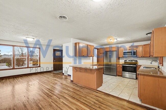 Photo - 1820 S Greenville Rd