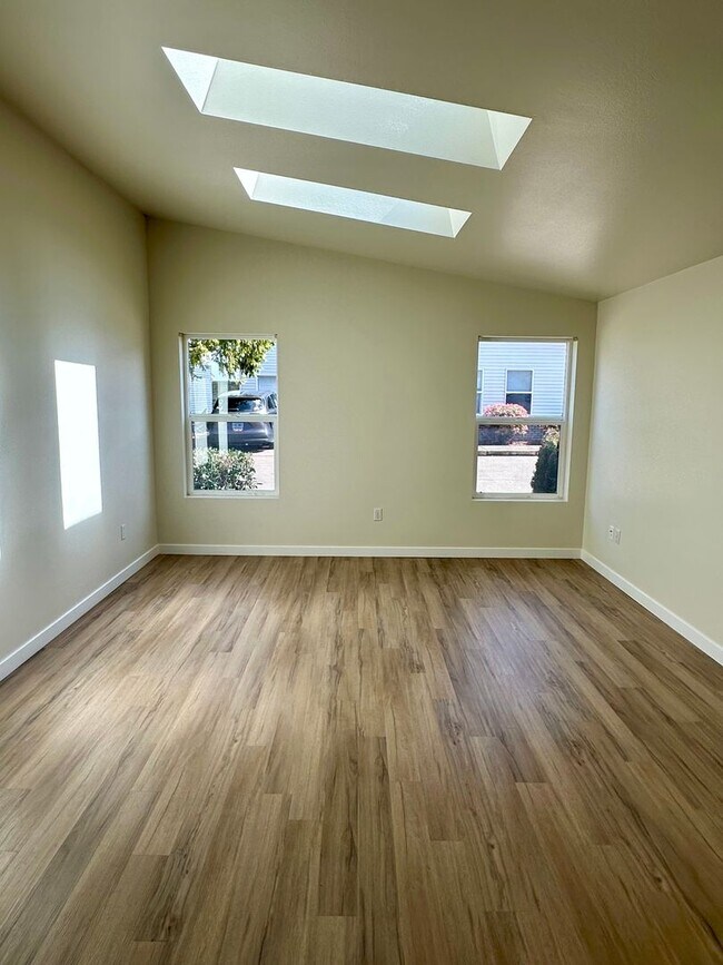 843 Morse Ave SW