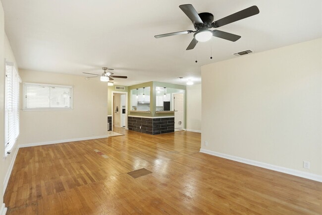 Photo - 518 Brightwood Pl