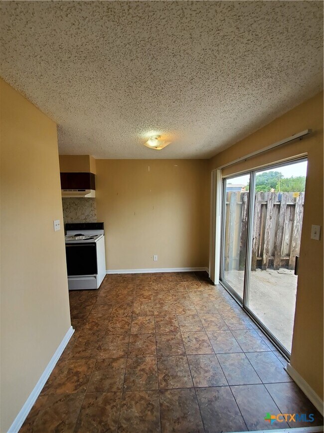 Photo - 1308 Covey Ln