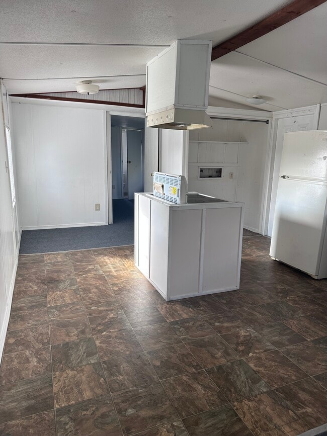Photo - 5584 Lake Buffum Rd