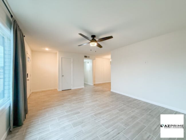 Photo - Beautiful 4/2 Phoenix House!