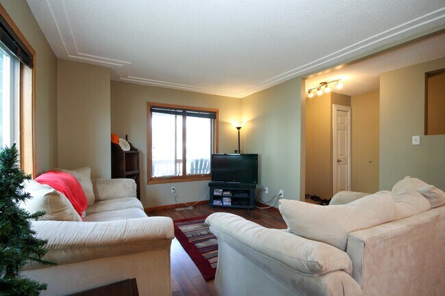 Photo - 624 19th Ave NE