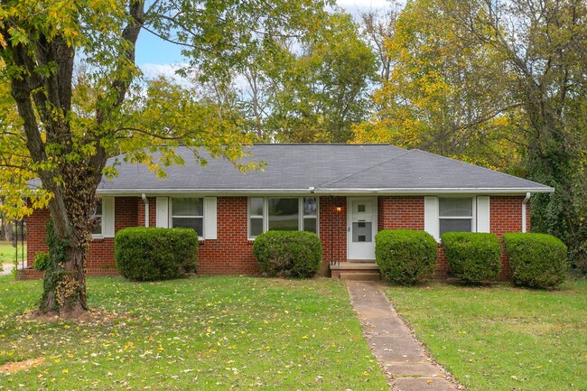 Photo - 208 Hillcrest Dr Casa
