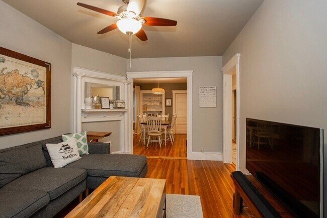 Photo - 19 Hallam St Unit 2