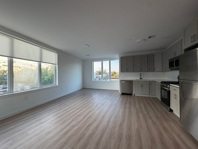 Photo - 306 Bergen Ave Unit 301