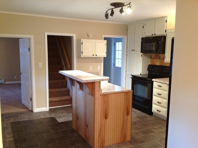 Photo - 829 Crow Hill Rd
