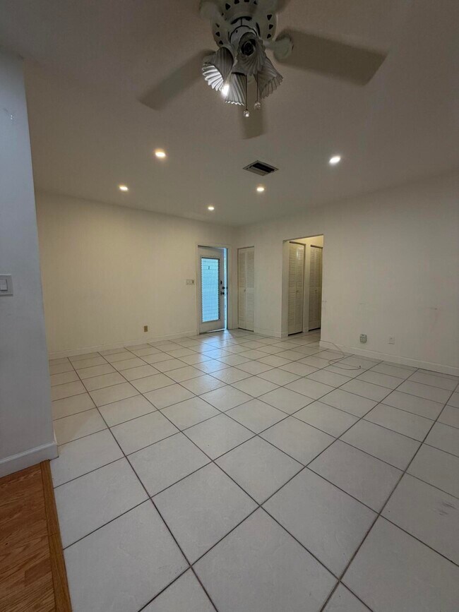 Photo - 1300 N 17th Ave Unit 206