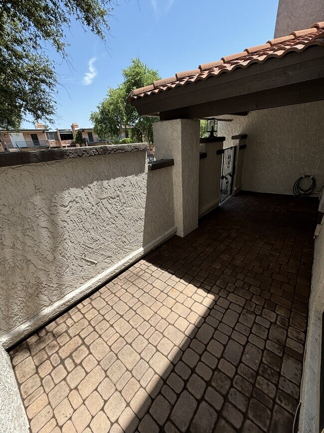 Photo - 4910 N 74th St