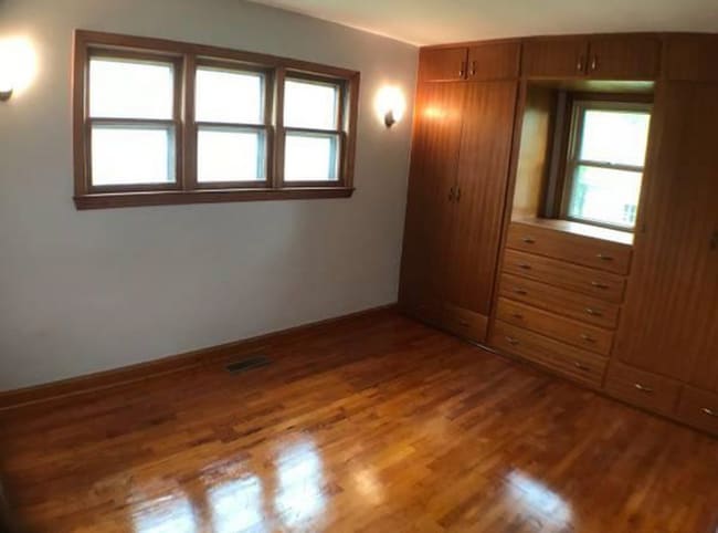 Photo - 702 S 4th St