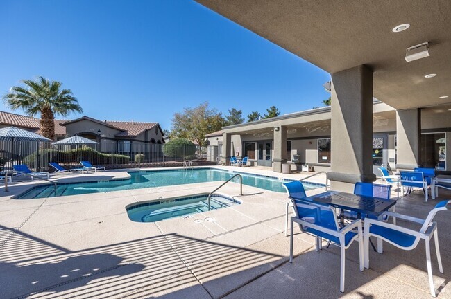 Building Photo - Whispering Palms Rental