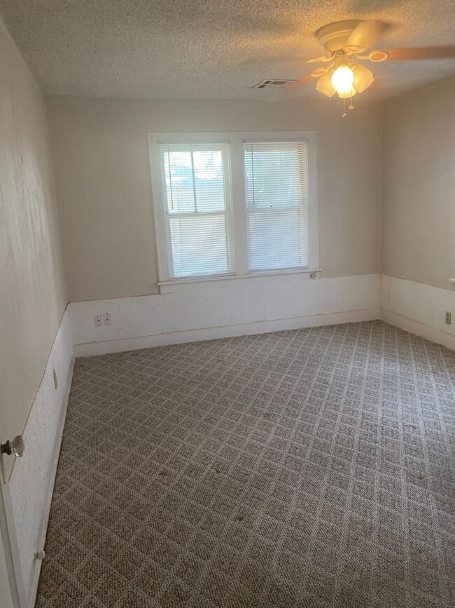 Photo - 2 bed 1 bath for lease near downtown