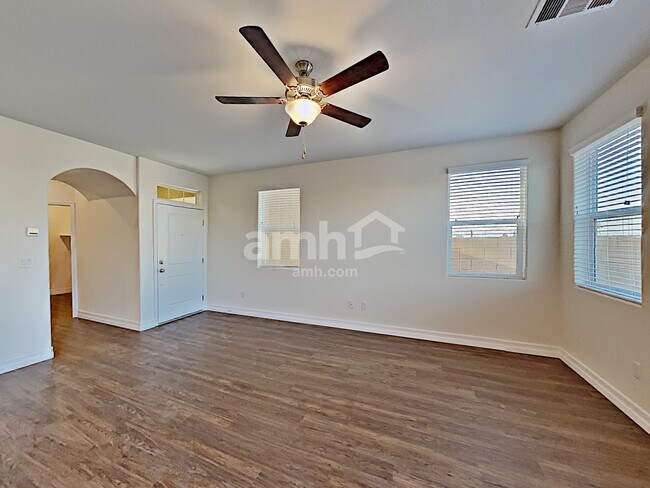 Photo - 5866 Petronius St