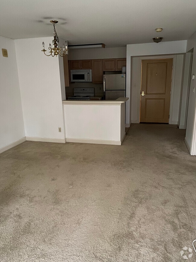Building Photo - 5000 Battery Ln Unit 201 Rental