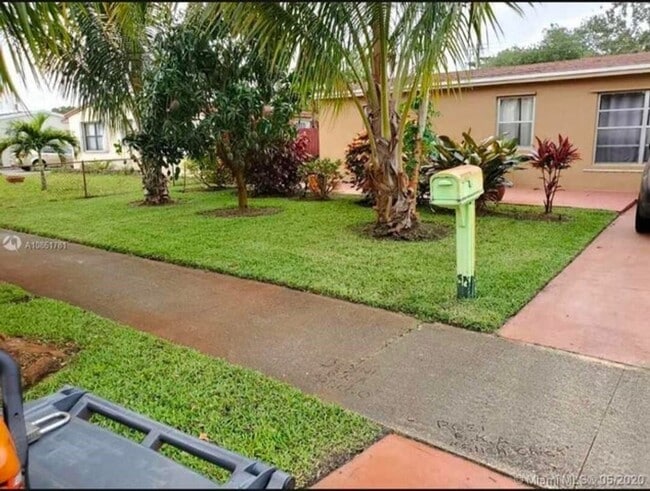 Photo - 1420 N 70th Ave