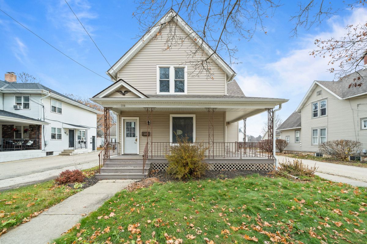 Photo - 208 W Chestnut St