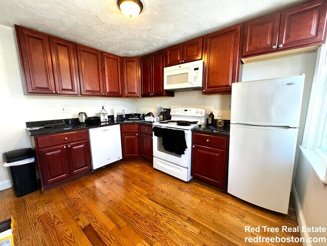 Photo - 14 Leverett St Unit 2