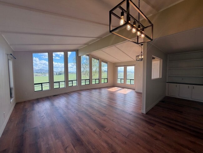 Photo - 3 Bedroom, 2.5 Bath - Three Bay garage