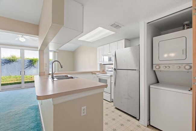 Photo - Welcome to Island Club Resort! Spacious 3-bedroom 3-bathroom Townhouse!