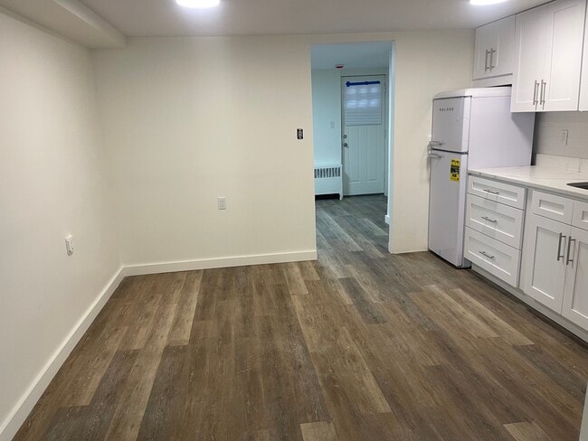 662 W Broadway Unit Ground Floor West