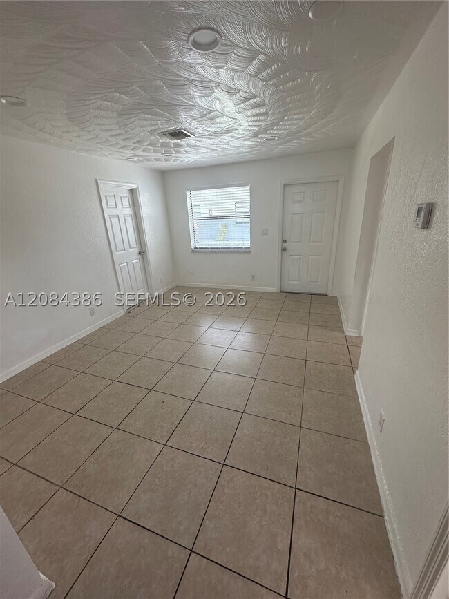 4120 SW 19th St Unit 1