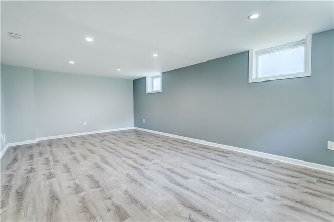 Building Photo - 161 Railroad Mills Rd