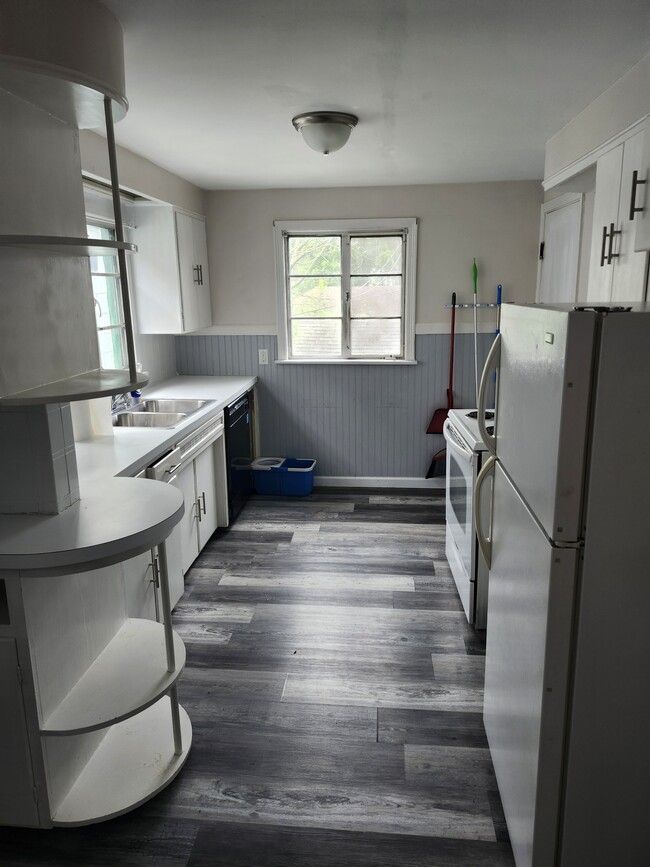 Photo - 193 Lisbon Ave Unidad 2