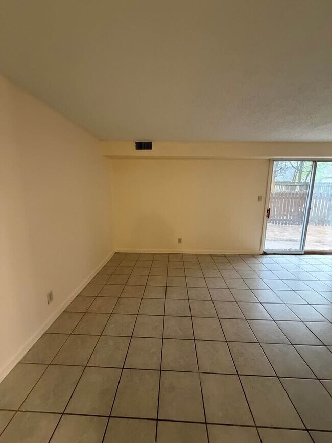Photo - 1722 E Cherry St Unidad E38