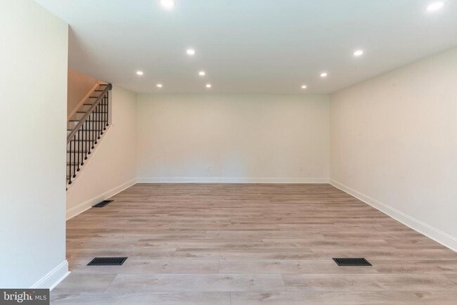 Photo - 248 Penncrest Dr